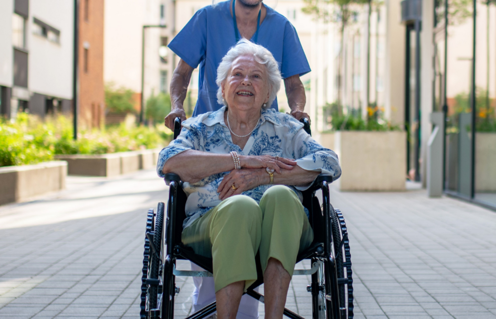 Aide infirmière à domicile pour personne âgée à Namur